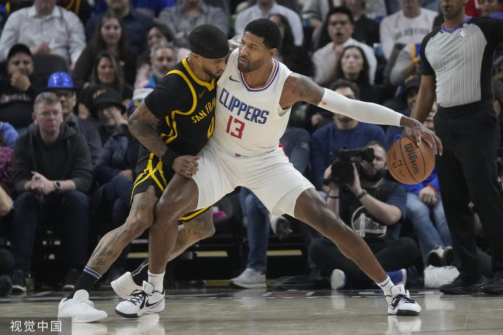 队中场与后 队中场与后