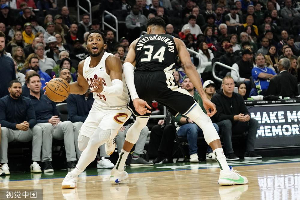 风格硬朗且 风格硬朗且